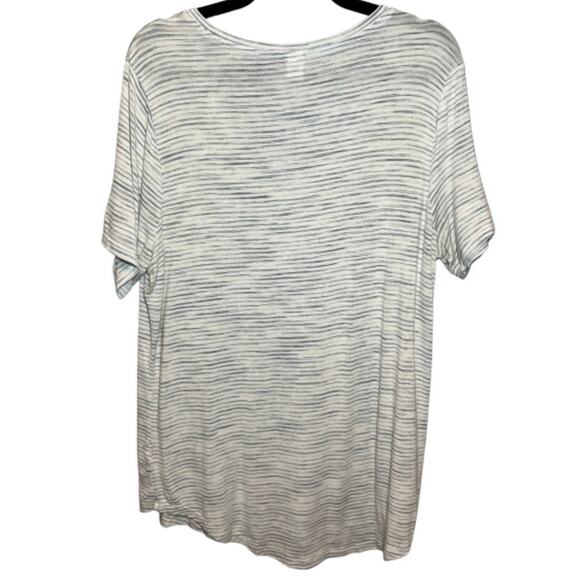 Old Navy Striped V-Neck Basic T-Shirt, L - Picture 3 of 6